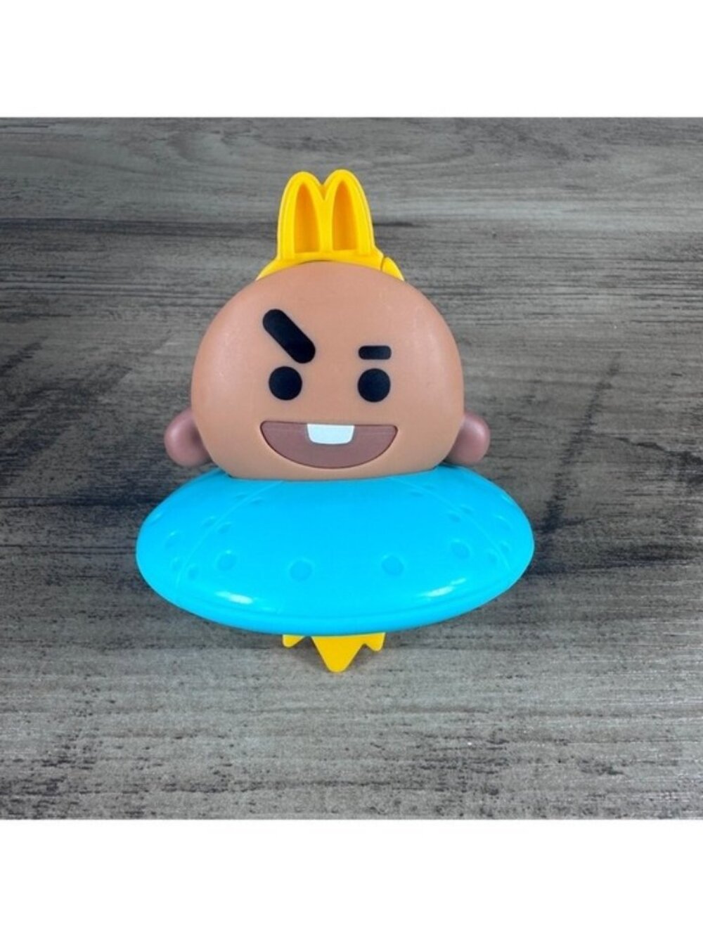 BT21 Shooky UFO Spaceship Clip Figure